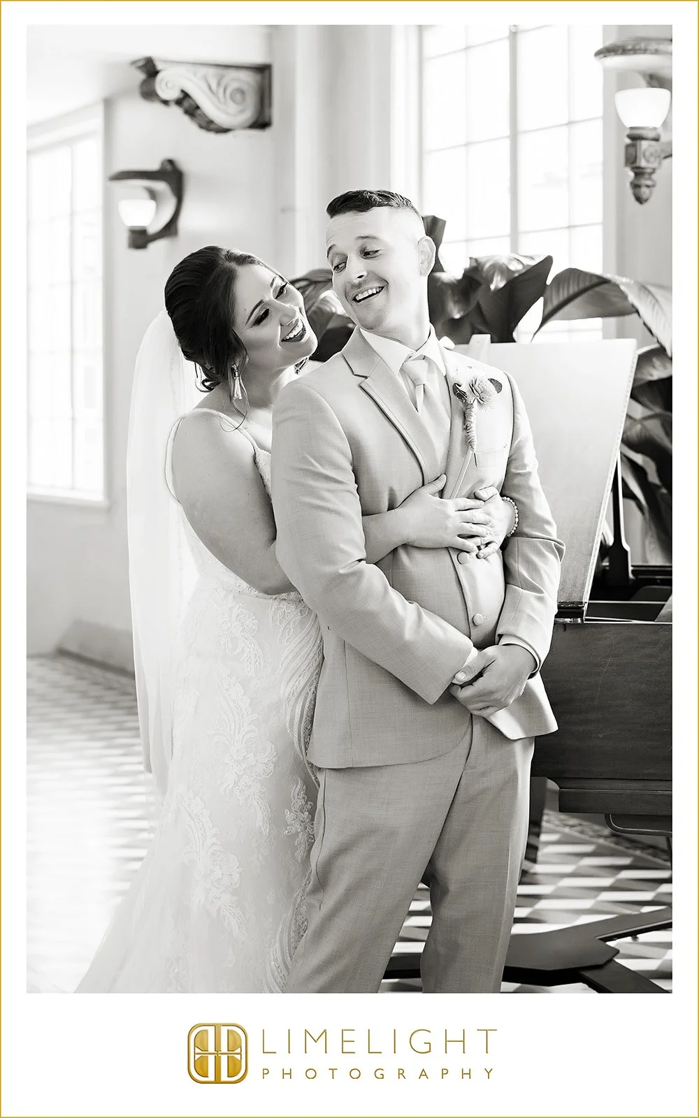 danielle-nicholas-wedding-photography-italian-club-tampa-florida17.jpg