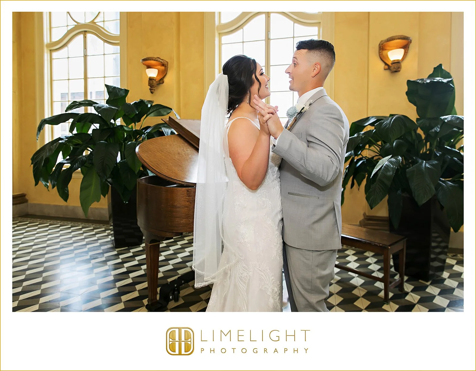danielle-nicholas-wedding-photography-italian-club-tampa-florida19.jpg