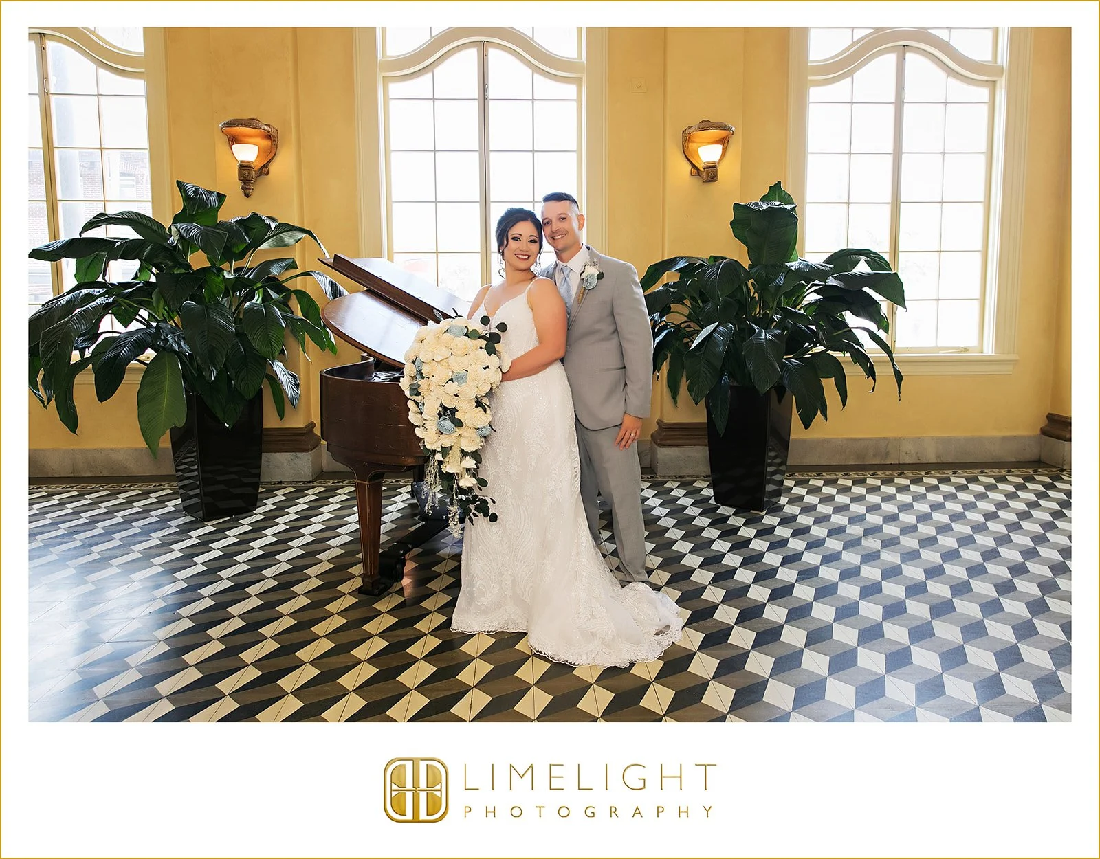 danielle-nicholas-wedding-photography-italian-club-tampa-florida35.jpg