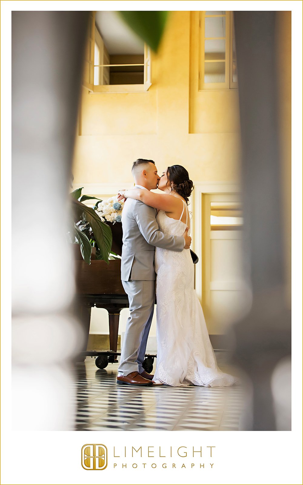 danielle-nicholas-wedding-photography-italian-club-tampa-florida40.jpg