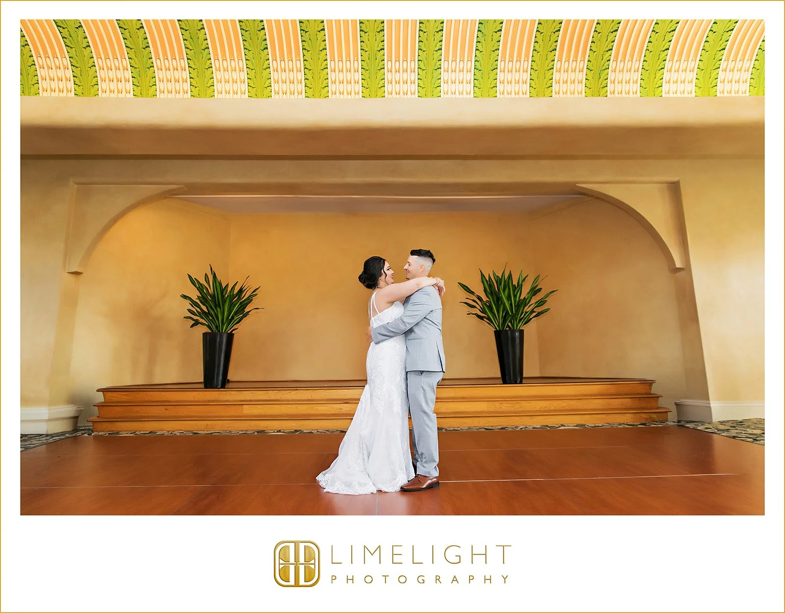 danielle-nicholas-wedding-photography-italian-club-tampa-florida50.jpg