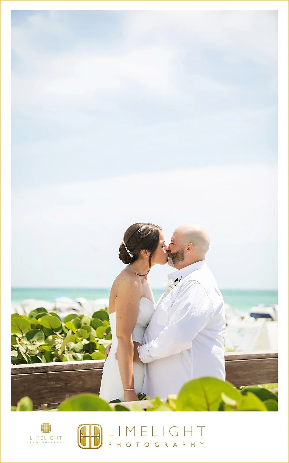 meghan-and-zachary-zota-beach-resort-longboat-key-wedding-photography14.jpg