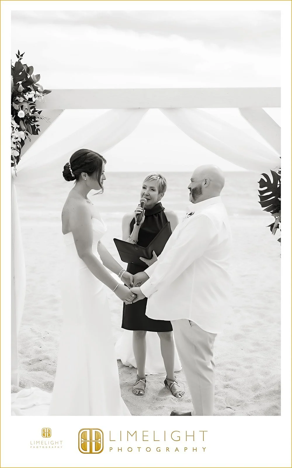 meghan-and-zachary-zota-beach-resort-longboat-key-wedding-photography25.jpg
