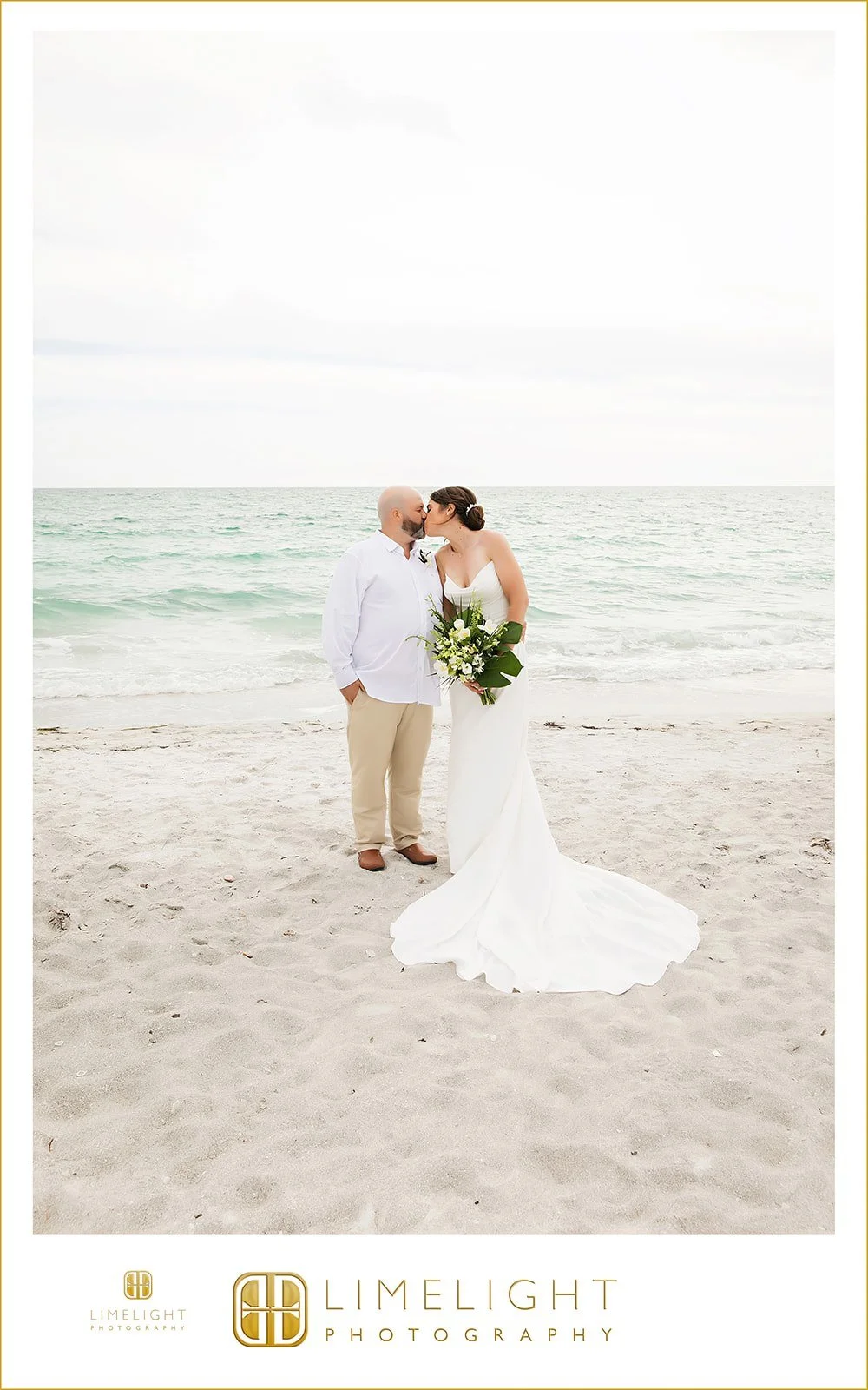 meghan-and-zachary-zota-beach-resort-longboat-key-wedding-photography32.jpg
