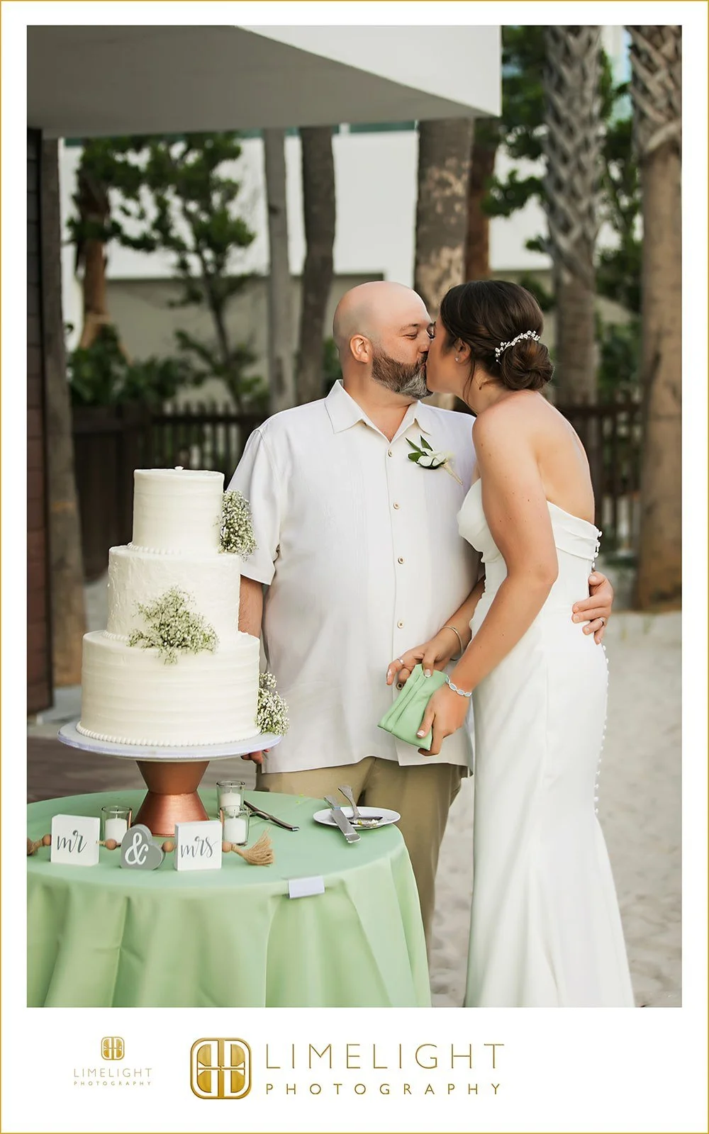 meghan-and-zachary-zota-beach-resort-longboat-key-wedding-photography44.jpg