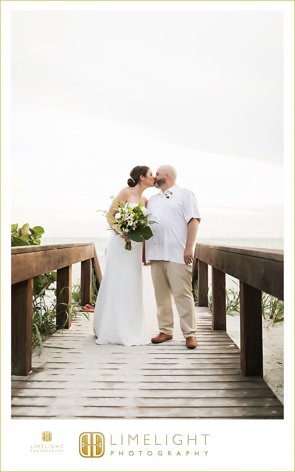 meghan-and-zachary-zota-beach-resort-longboat-key-wedding-photography46.jpg