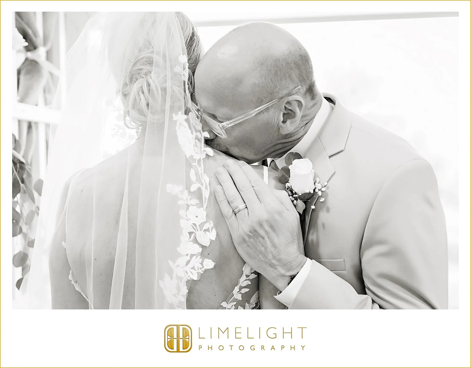 debbie-eric-wedding-photography-bayou-club-florida20.jpg