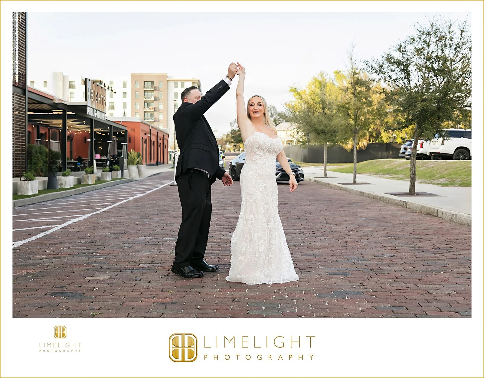 jennifer-darrell-armature-works-tampa-florida-wedding34.jpg