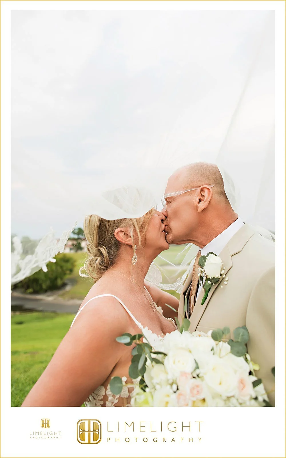debbie-and-eric-bayou-club-florida-wedding-photography39.jpg