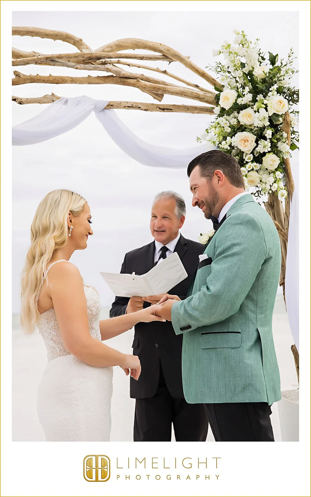 christy-brett-wedding-photography-the-resort-at-longboat-key-club-florida23.jpg