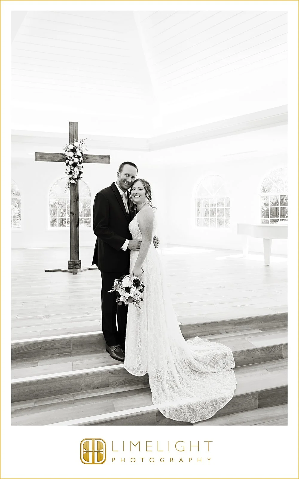 jenna-holden-wedding-photography-harborside-chapel-safety-harbor-station-house-st-pete-florida34.jpg