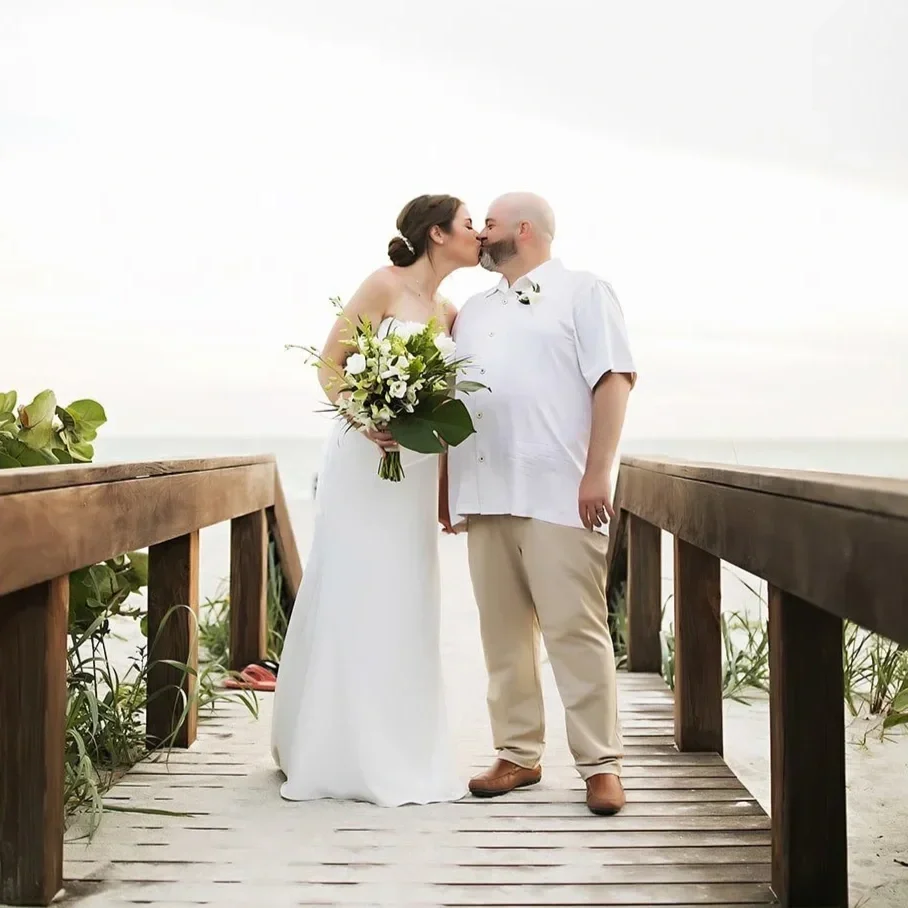 meghan-and-zachary-zota-beach-resort-longboat-key-wedding-photography46.webp