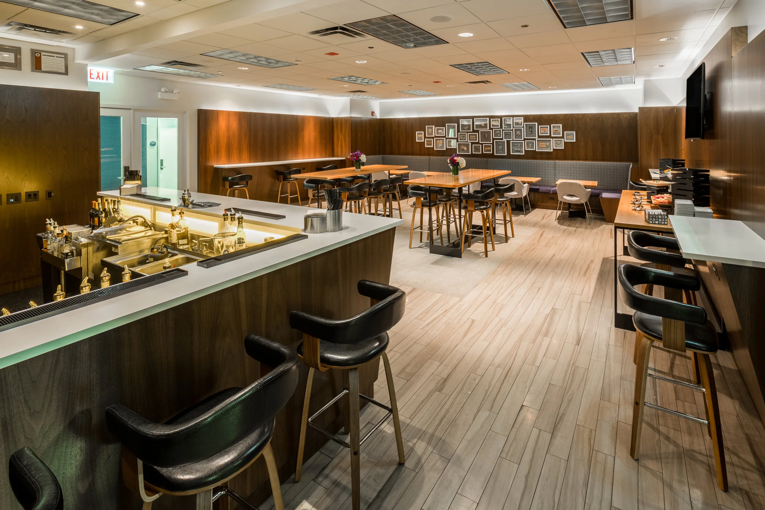 Double Cross Lounge Wide Shot 2.jpg