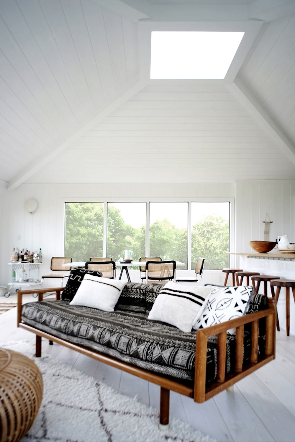 Montauk beach house by Space Exploration (see more on Design Milk )