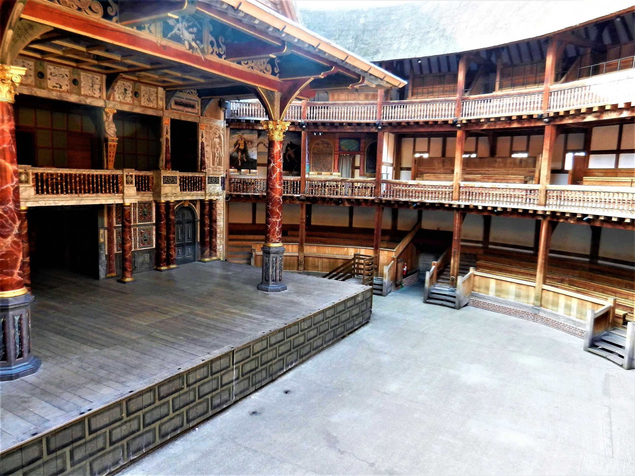 Shakespeare's Globe Theatre - London(1).jpg