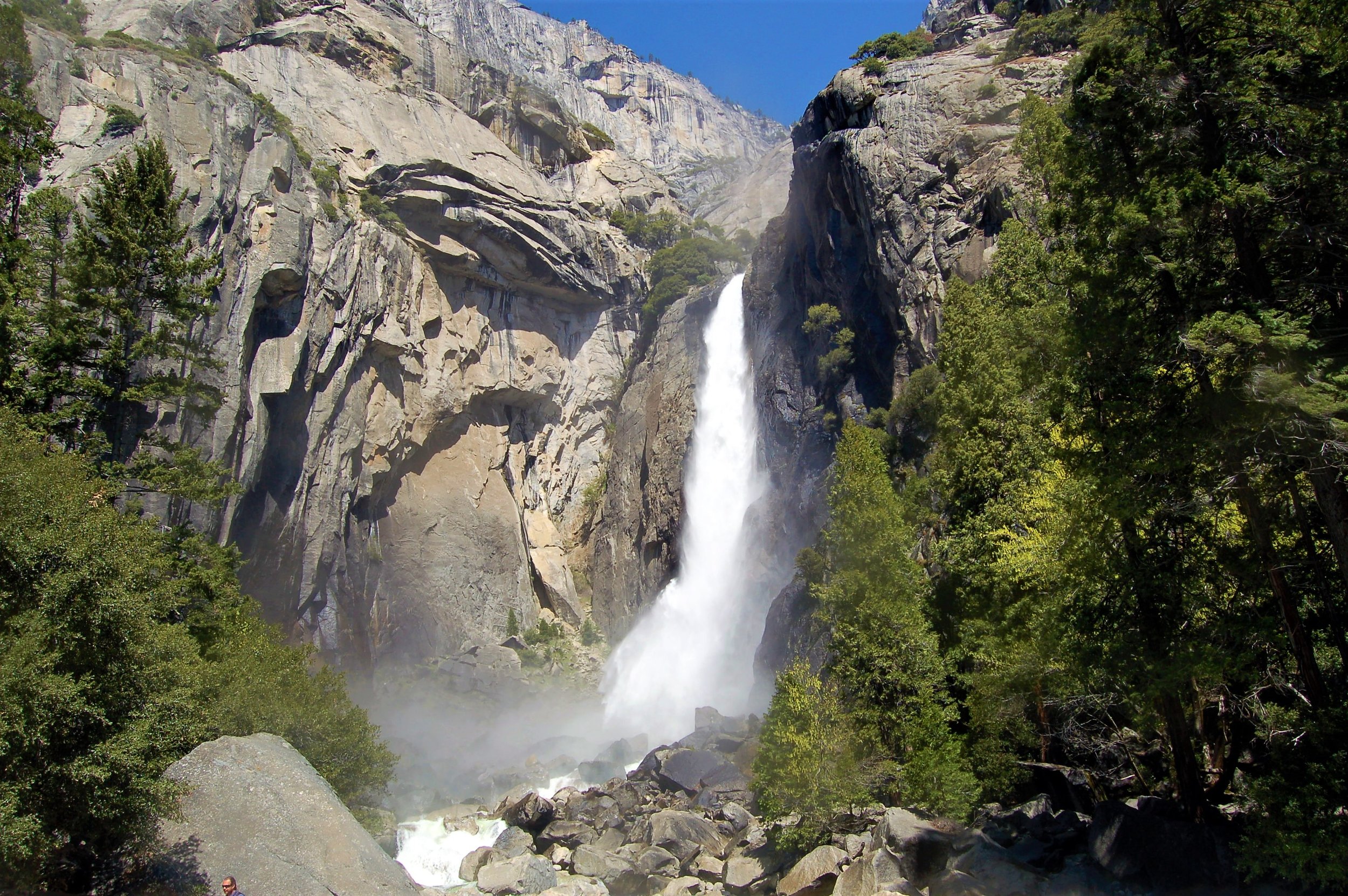Yosemite Waterfall(1).jpg