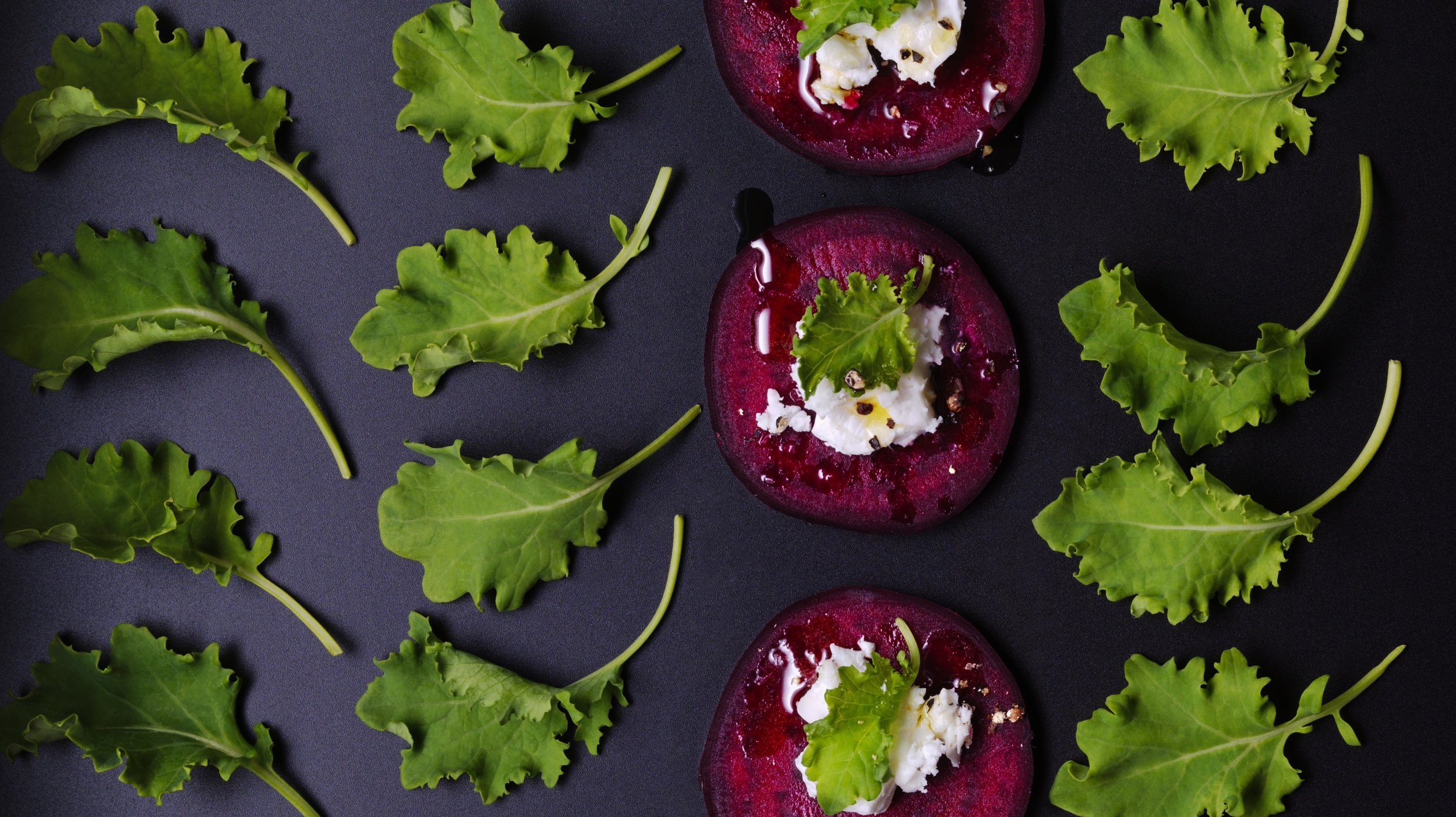 01_baby_kale_leaves_salad.jpg
