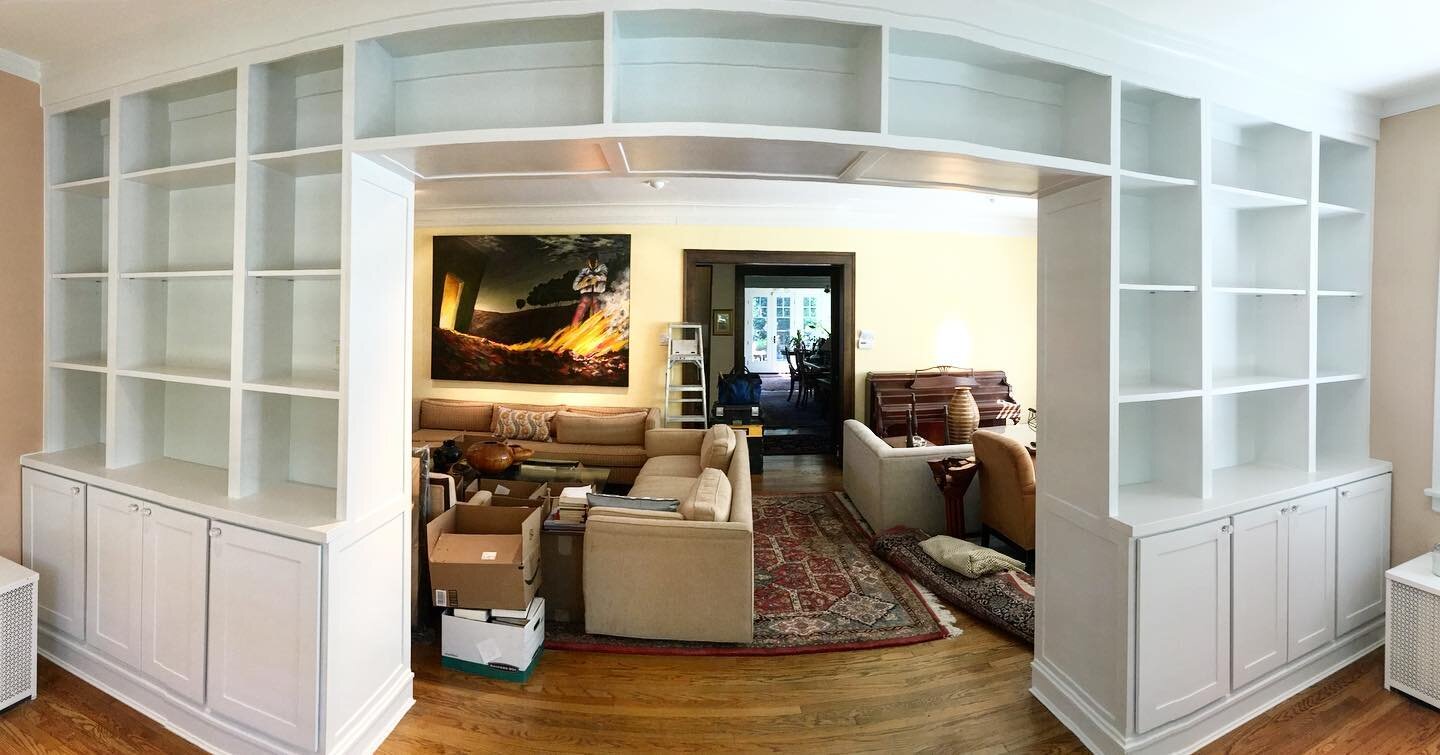 A built-in so big it can barely fit in a panoramic pic. We don&rsquo;t have before shots of the space, but you can take our word for it when we say that this this monster of a bookshelf completely transformed this living area.

#custommade #customcar