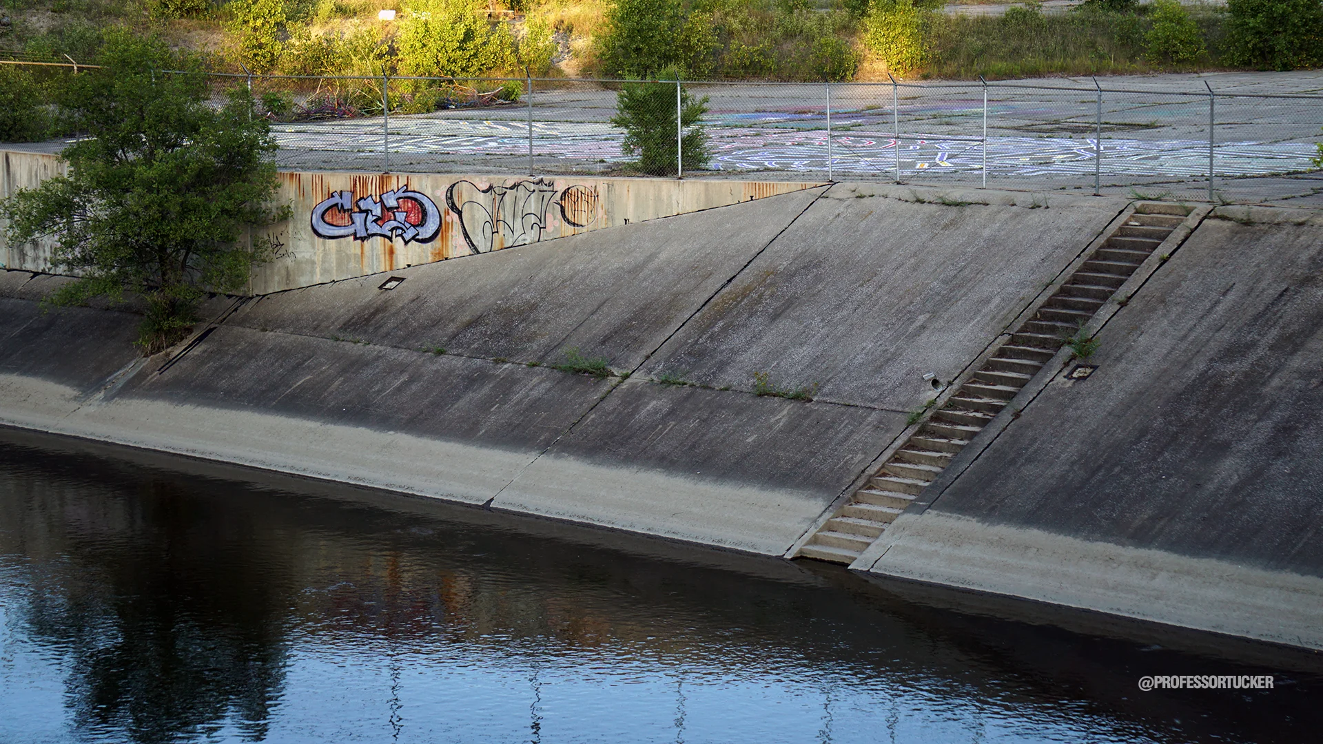 FLINT MI_Flint River 007.jpg