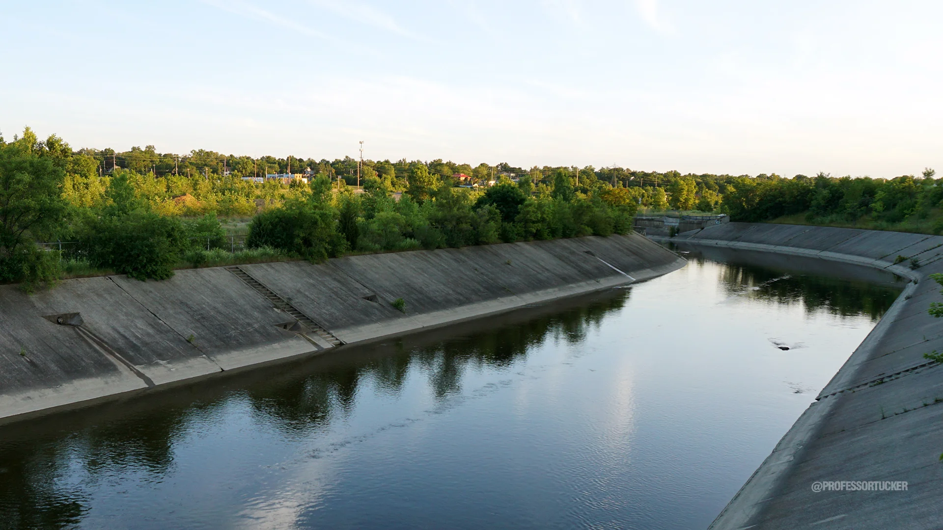 FLINT MI_Flint River 008.jpg