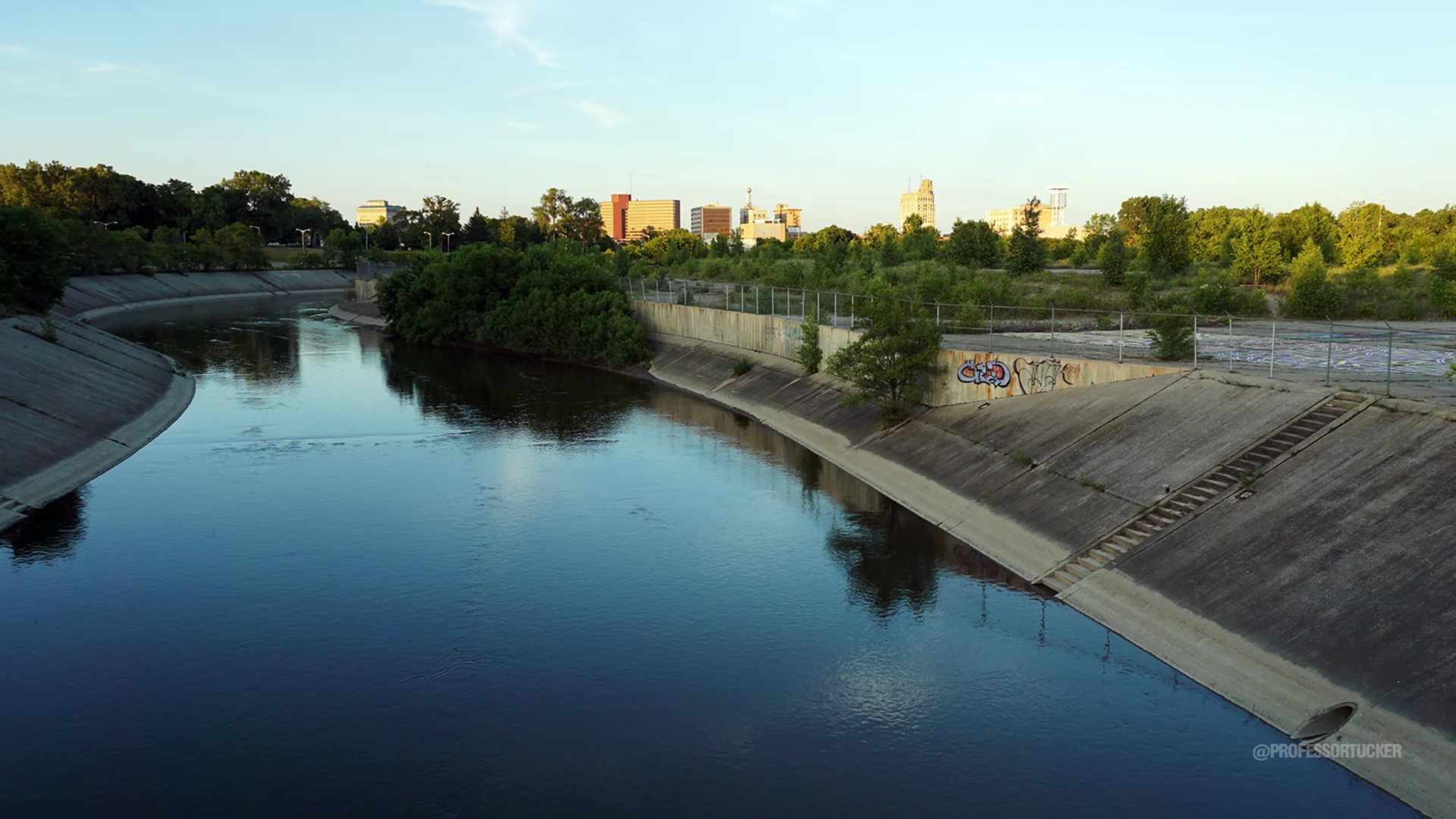 FLINT MI_Flint River 010.jpg