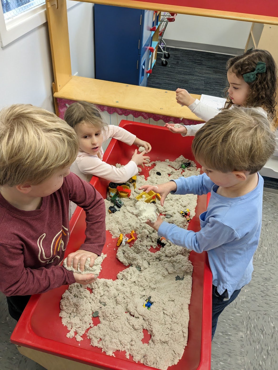 kineticsand.jpeg