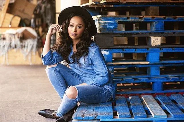 Another one of @cashmerebonton 
Photographer: @drexinanelson 
Hair: @sheezifancy 
Makeup: Me, @kirazitney