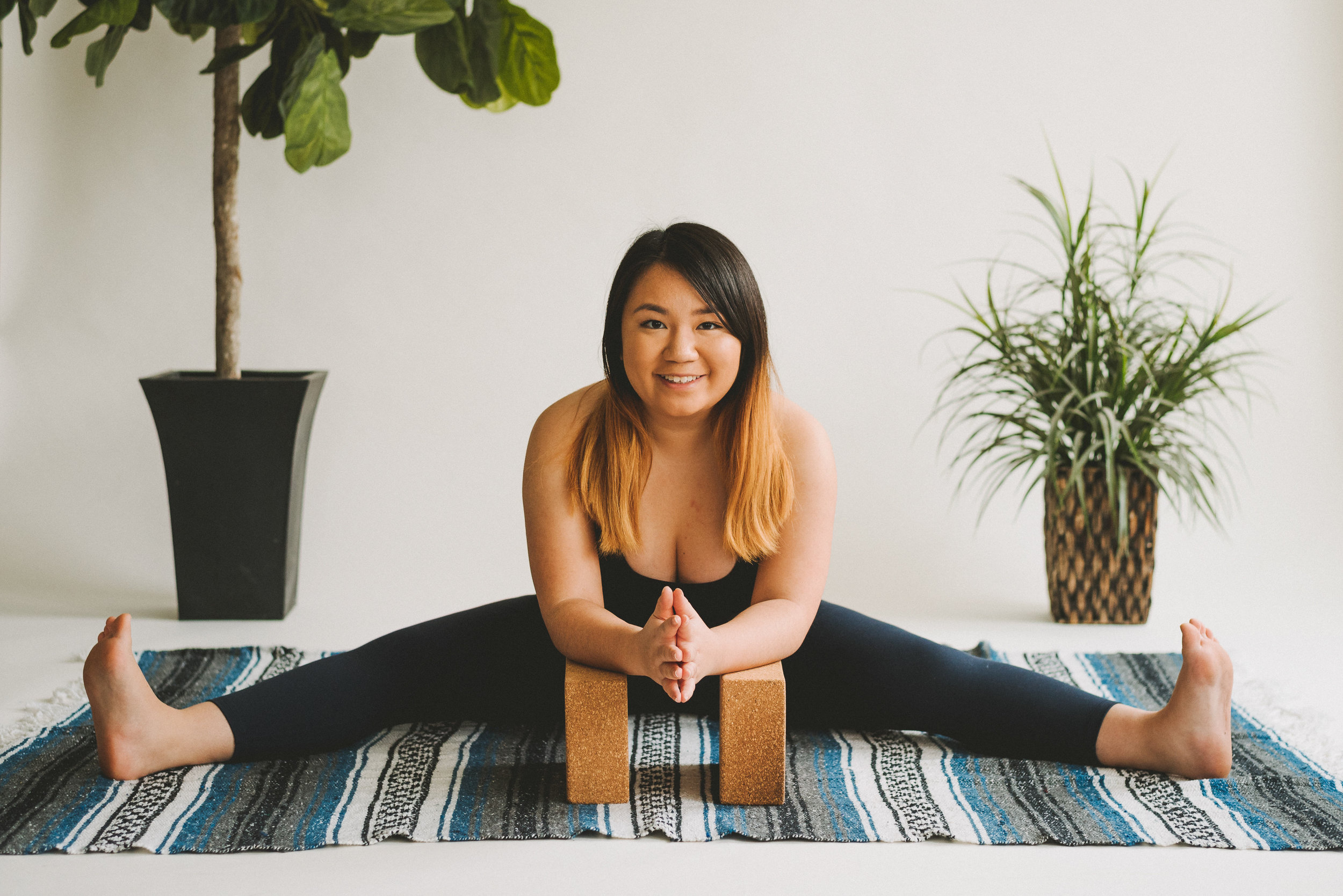 TaylorJonesPhoto_HienHongYoga_1.jpg