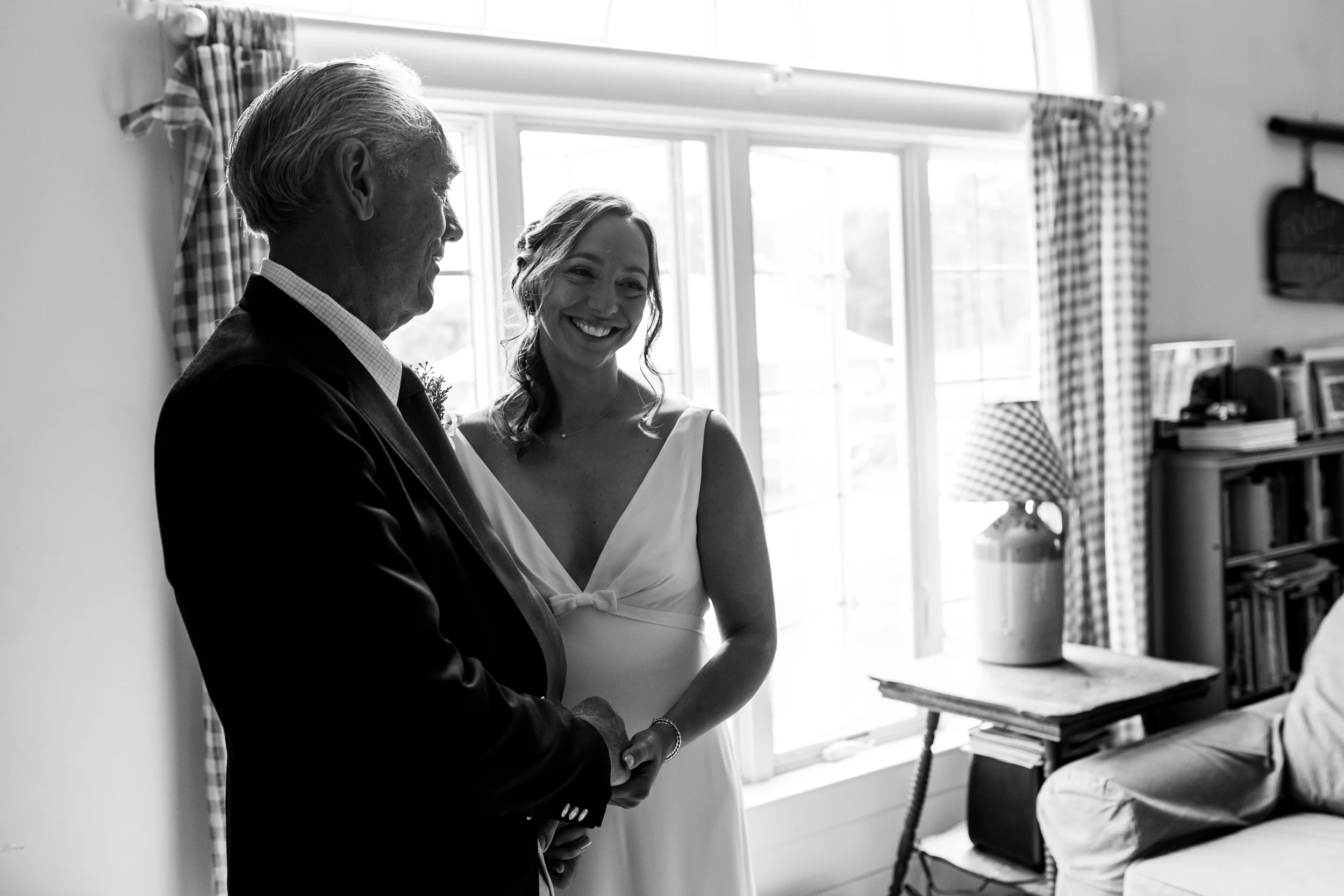 maine wedding photography_bride and groom portraits_vinatage car-16.jpg