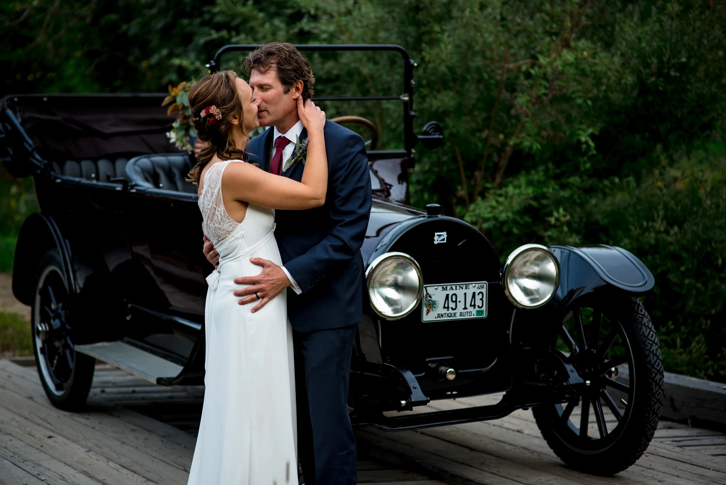 maine wedding photography_bride and groom portraits_vinatage car-53.jpg