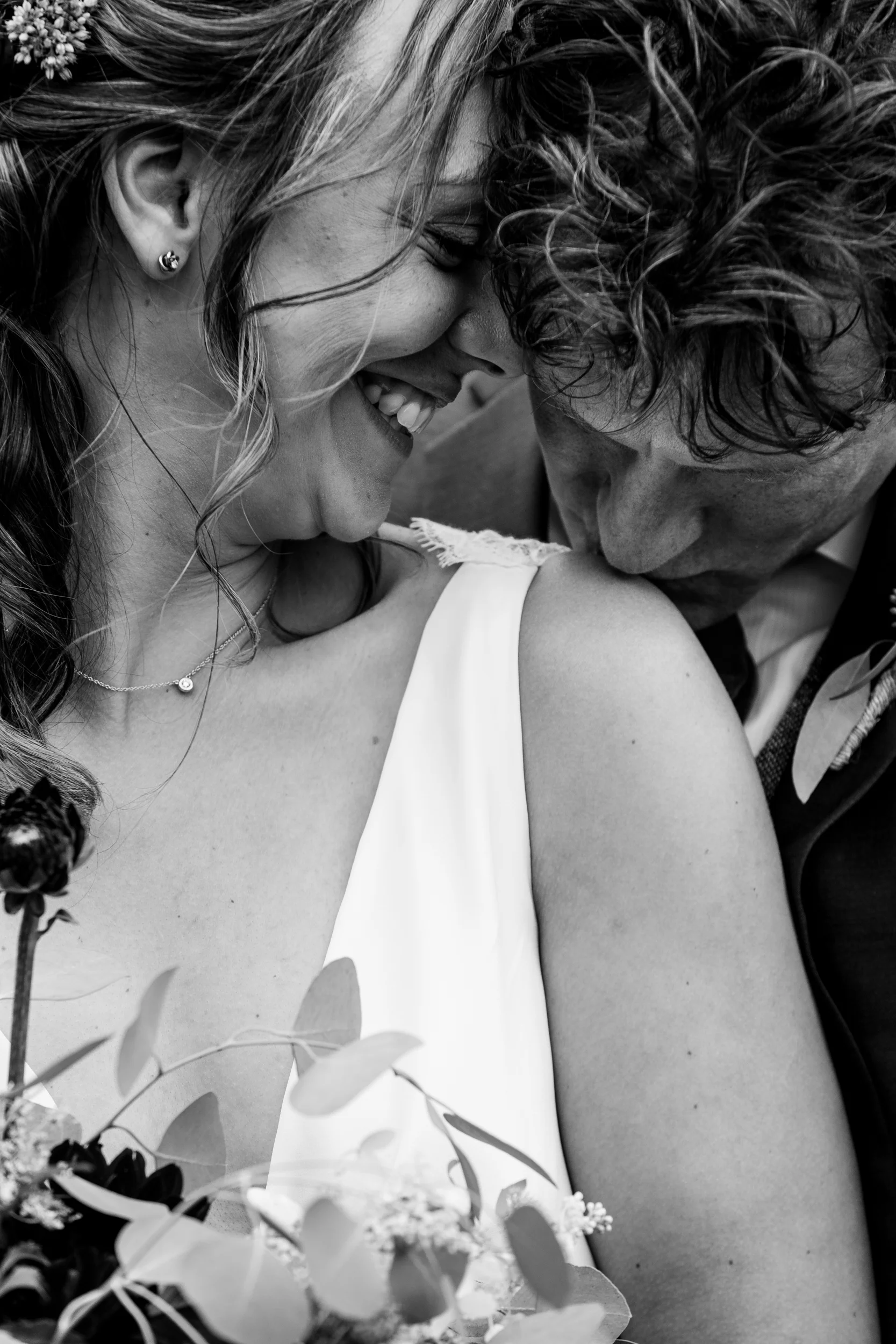 maine wedding photography_bride and groom portraits_vinatage car-62.jpg