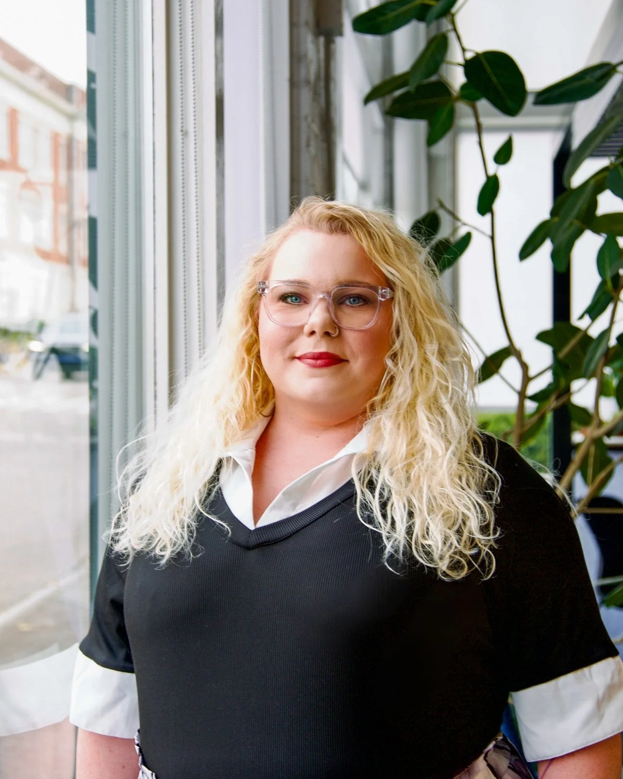 Welcome to the team, Jessica Smith! 🎉👏Based in Knoxville, Jessica brings 15+ years of management experience and deep project management expertise in installation and construction. Her hands-on approach and operational insight make her a great addit