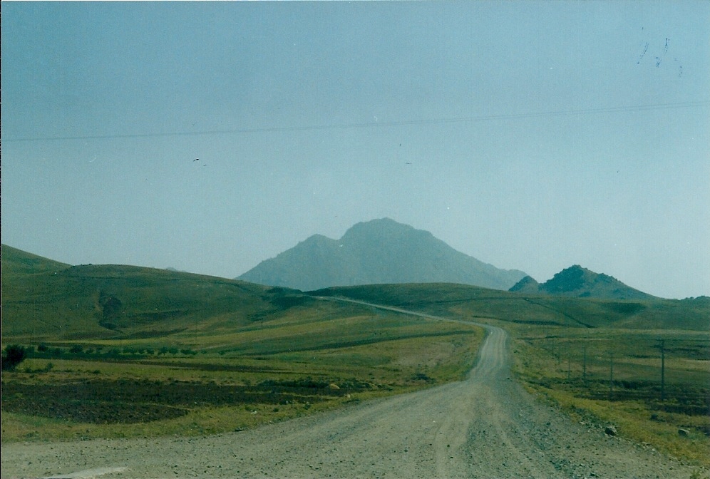 Dirt road to the village.jpg