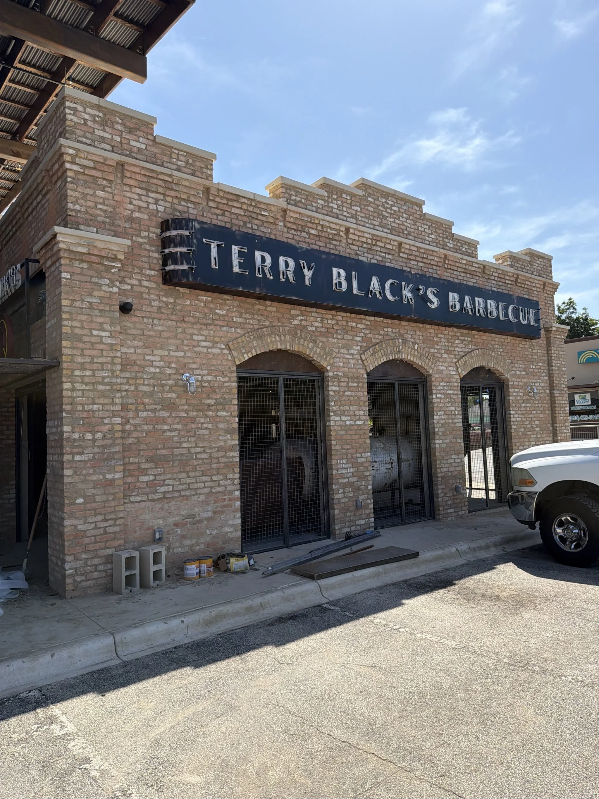 Brick arches, Terry Black's Barbecue, Old Texas Brick