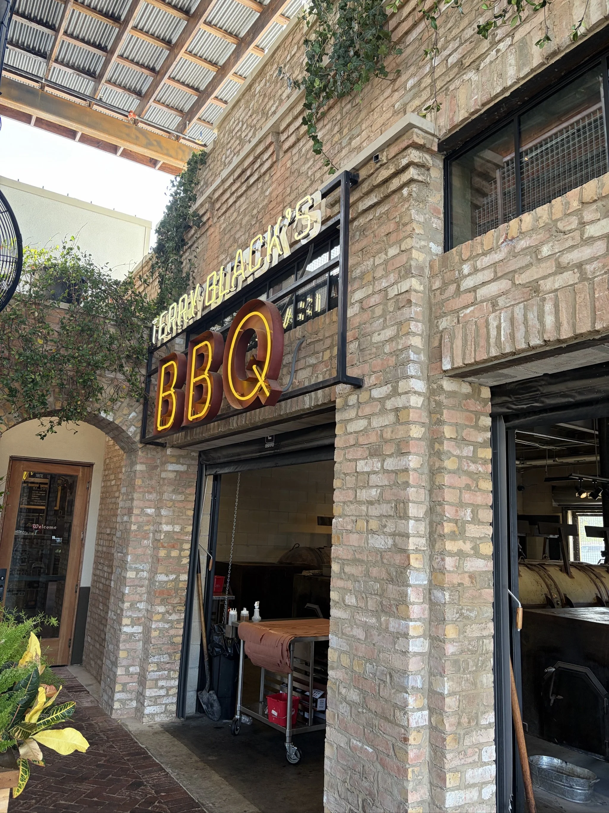 Old Texas Brick facade, Terry Black's Barbecue New Braunfels