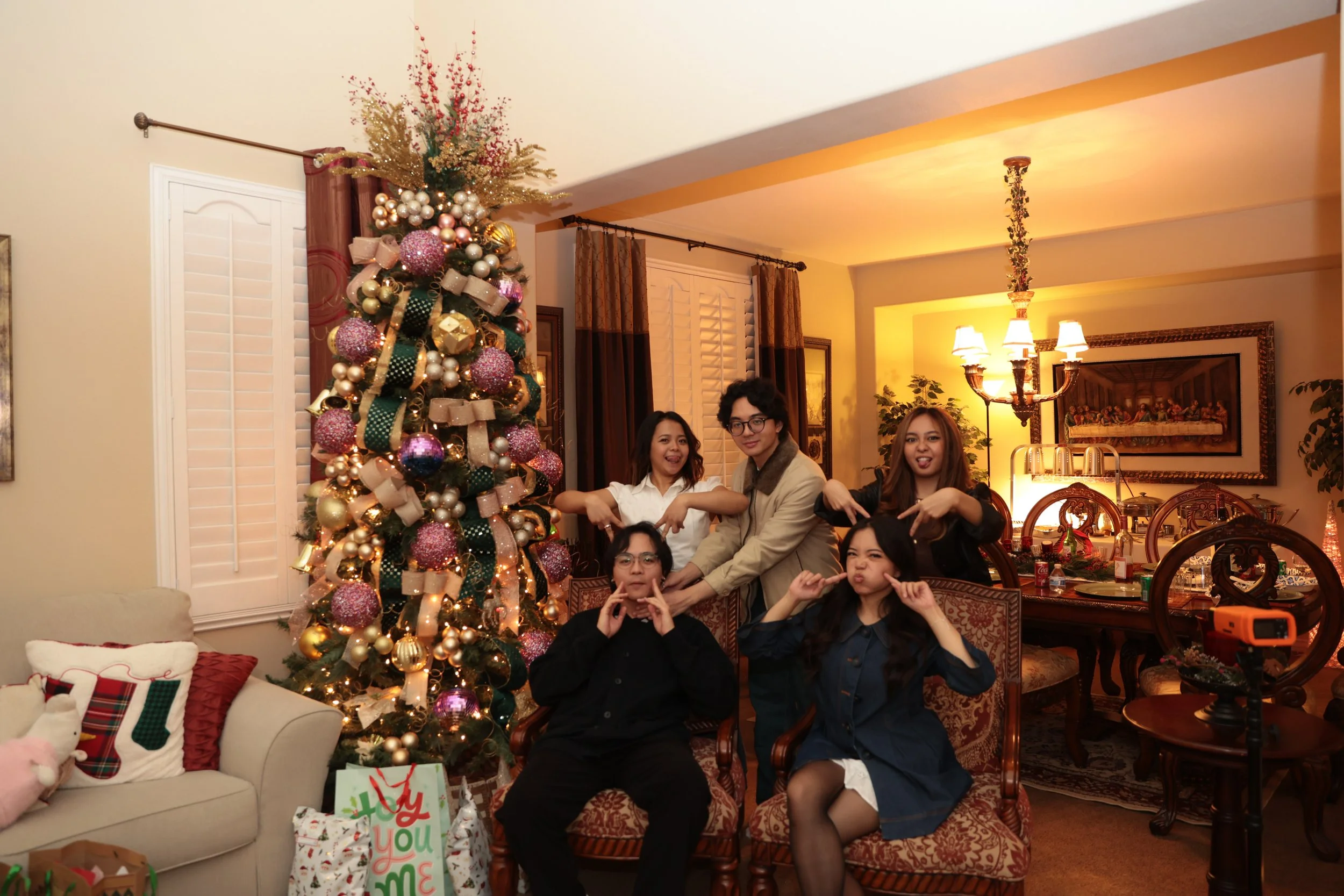 xmas 2025_home_-148.jpg