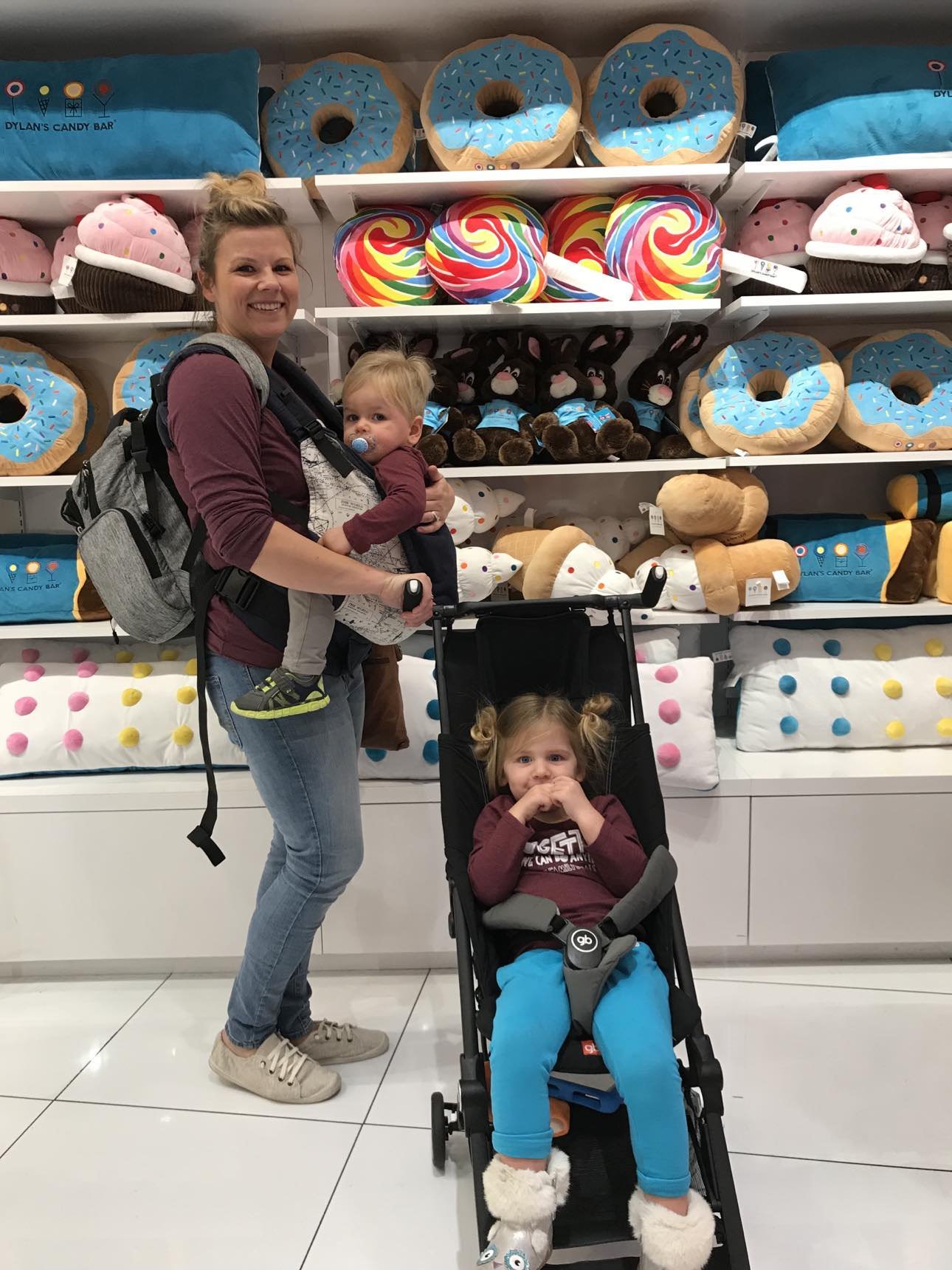 Traveling with a toddler: ideas, tips and items for your next trip