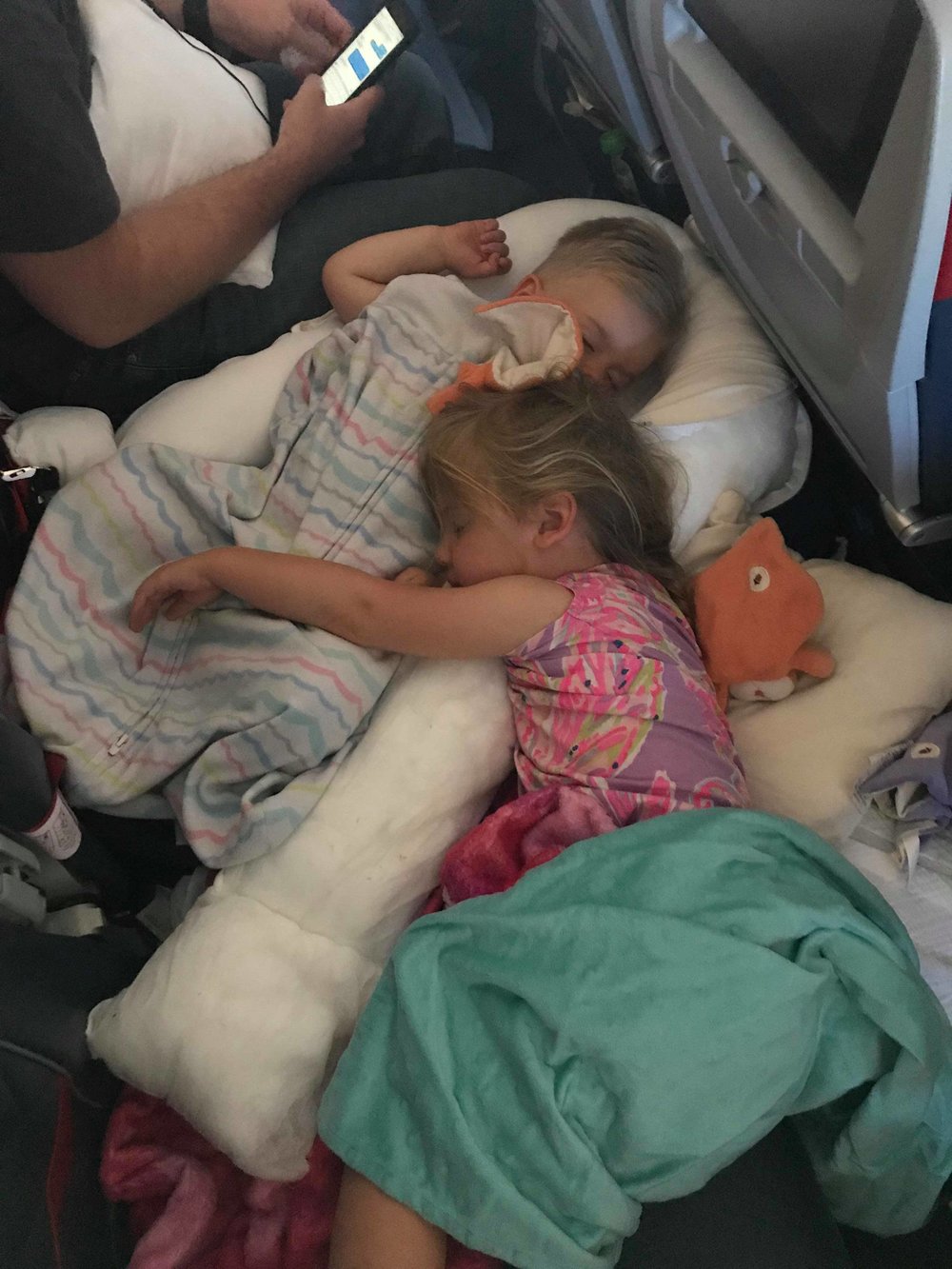 9 Tips To Get Your Child To Sleep On A Plane Big Brave Nomad