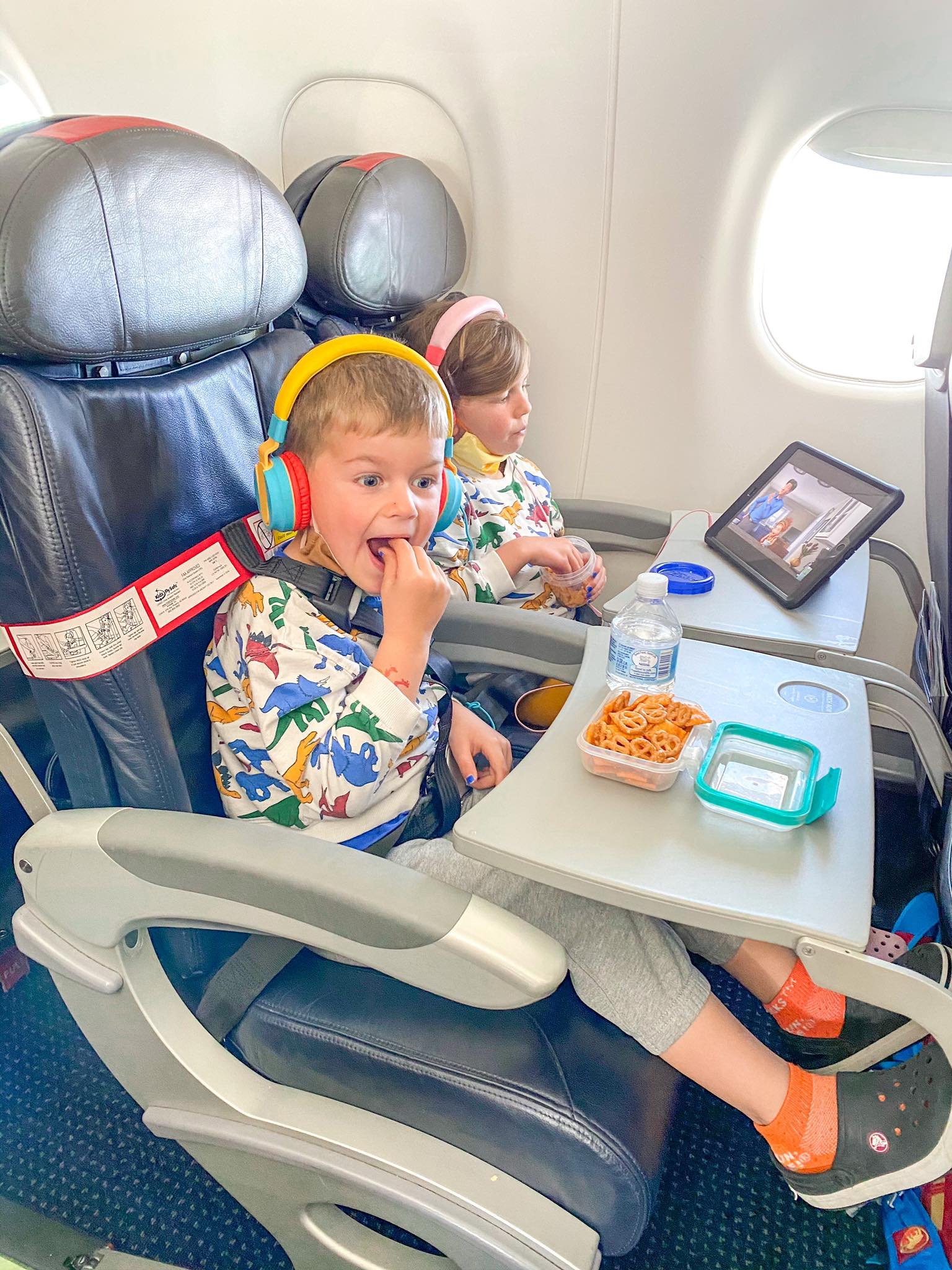 5 Best Airplane Beds So Your Kids Can Travel Long Haul Comfortably