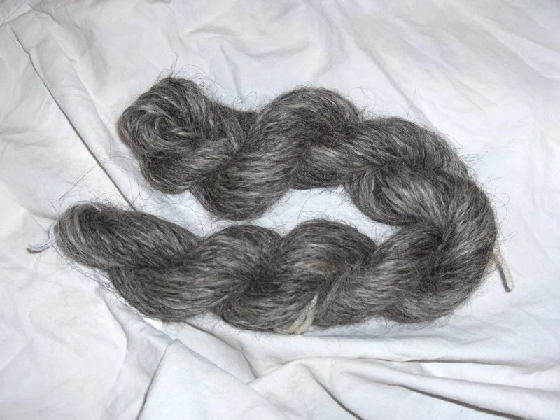 black-gray Icelandic tog, 2-ply bulky wt.jpg