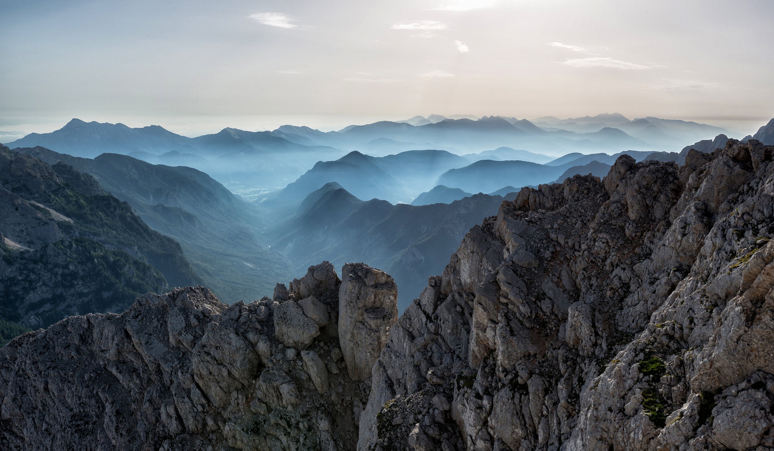 adventure-alps-amazing-552785.jpeg