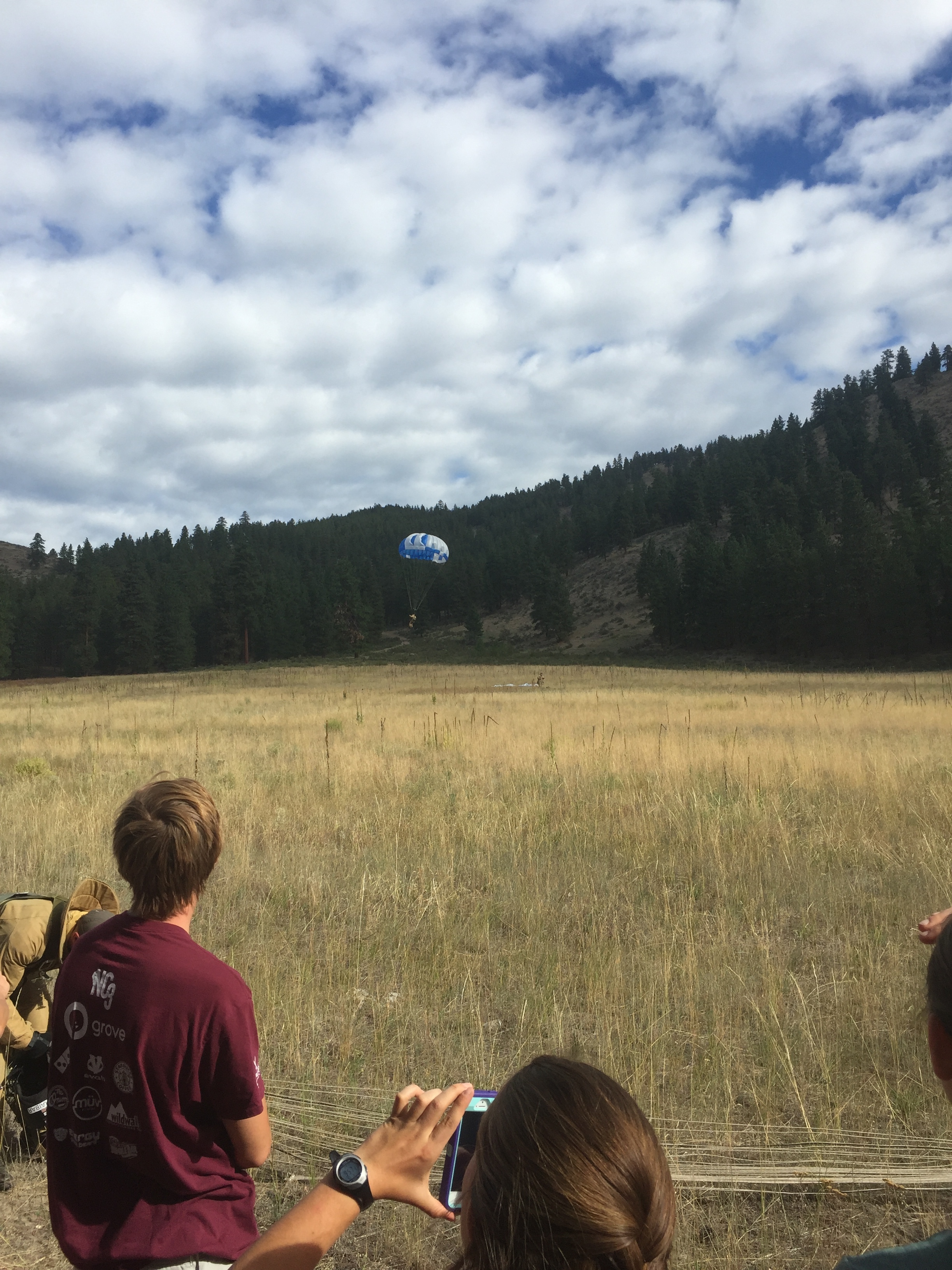 Smokejumpers drop in on our last morning in the Methow