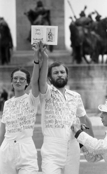 György Galántai: Homage to Vera Mukhina, Perfornace at Heroes´ Square in Budapest with Julia Klaniczay and G. A. Cavellini, 1980