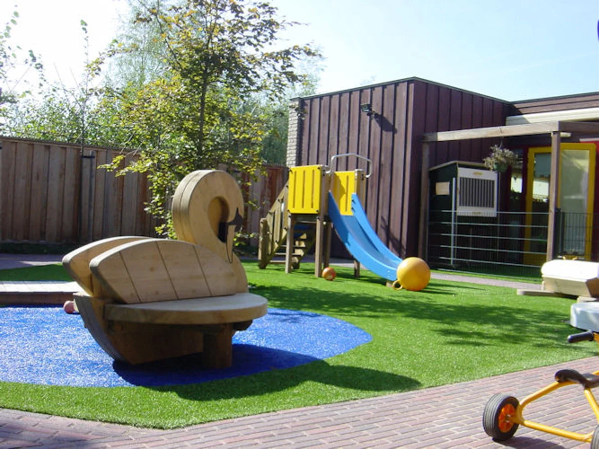 artificial-grass-daycare-royal-grass-premium-synthetic-grass