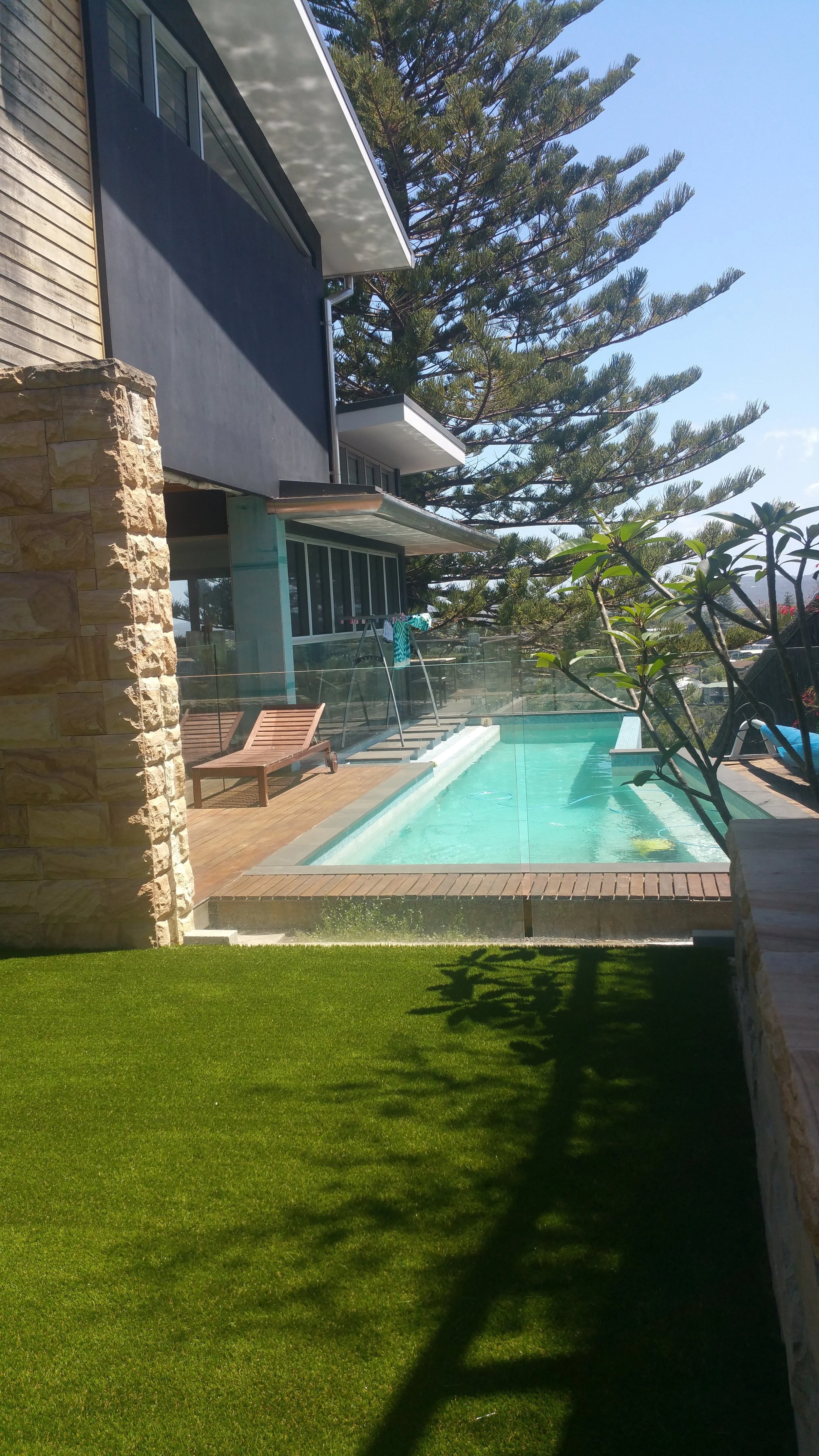 #poolssyntheticgrass#premiumsyntheticgrasssydney#dogs.synthetic.grass#pets#royalgrasssilk35#royal.grass.