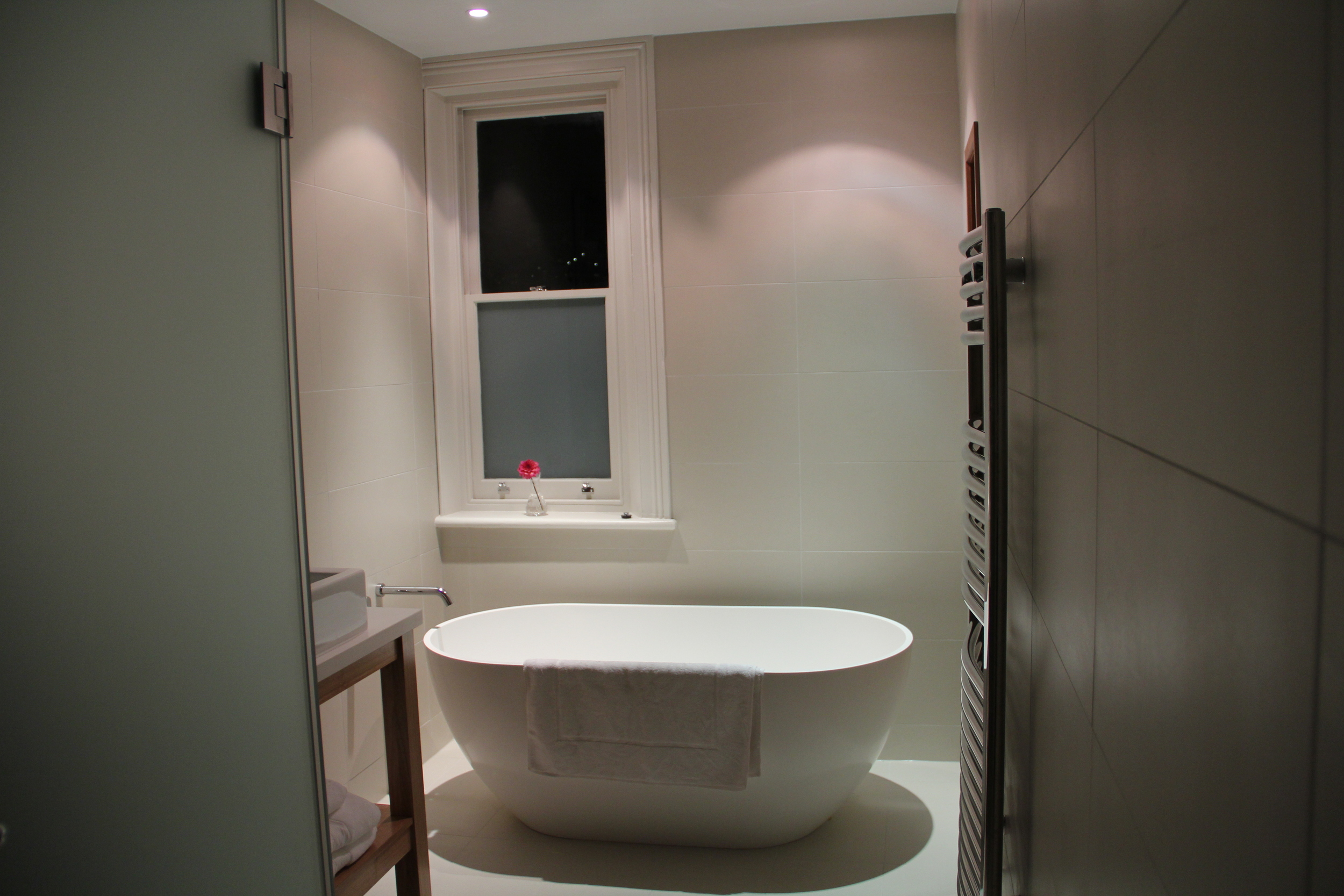 Main bathroom 1.JPG