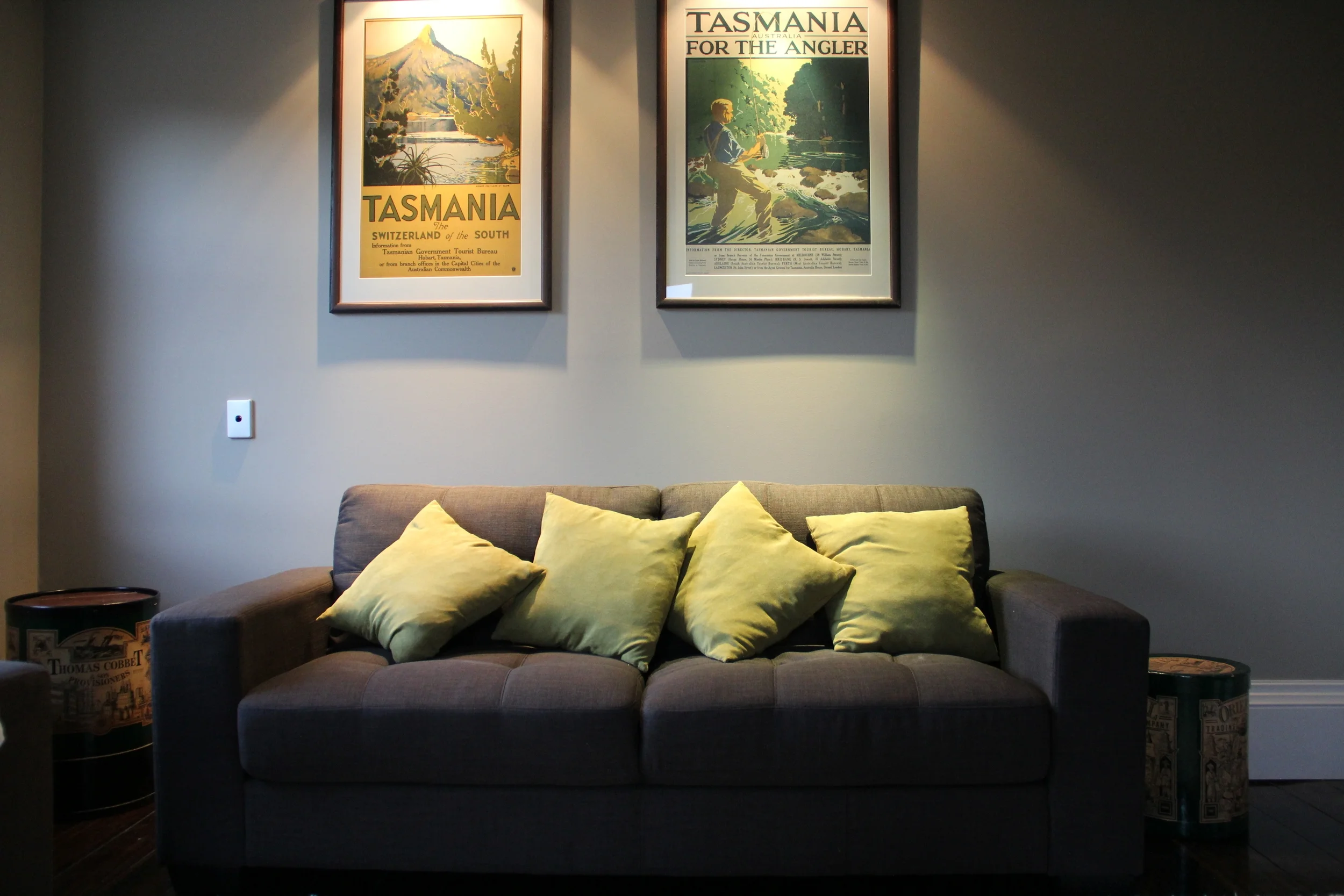 Lounge sofa 1.JPG