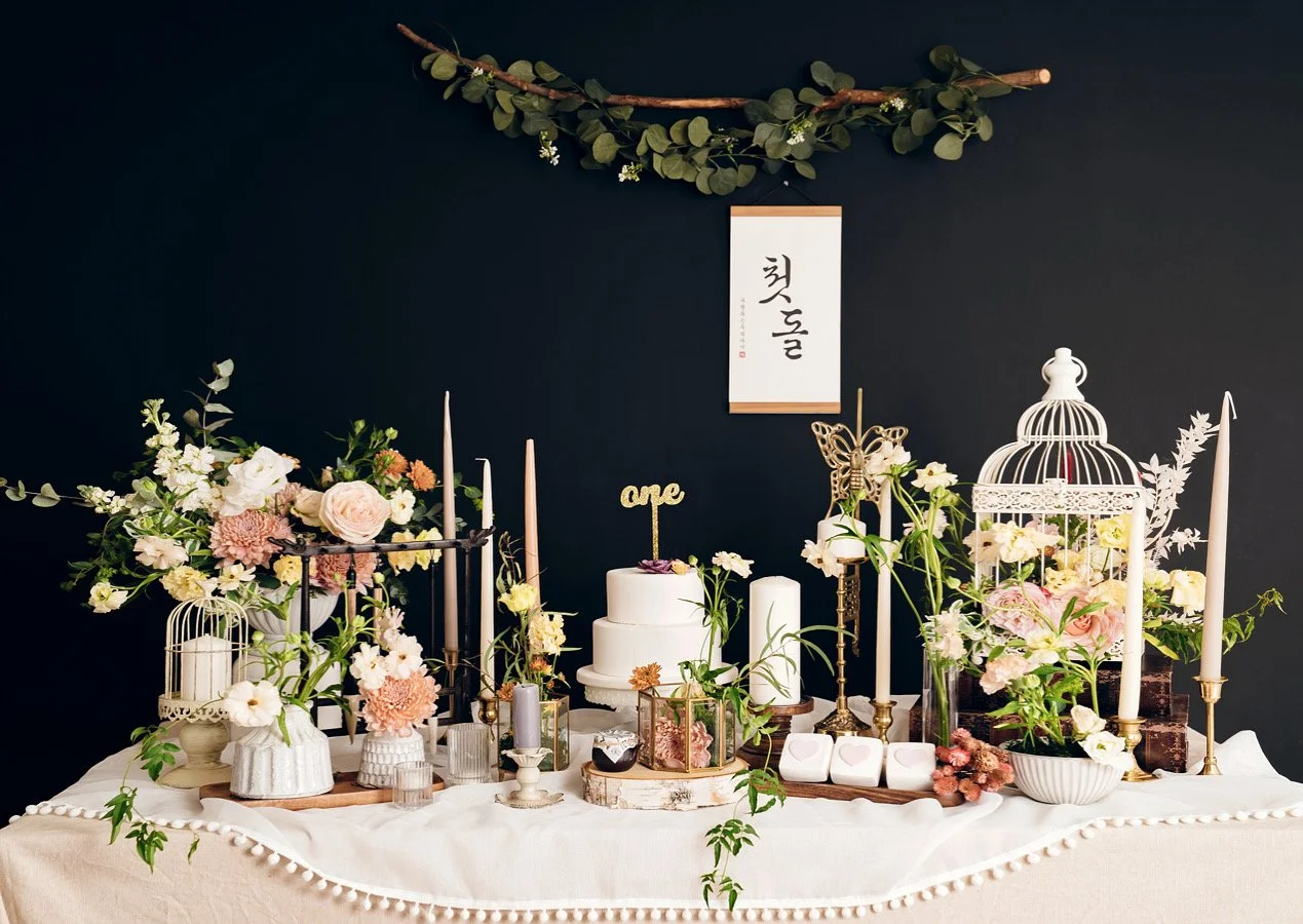 Flower +Traditional Table in Black BG