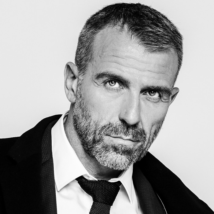 Portrait-3-NB-700x700.jpg
