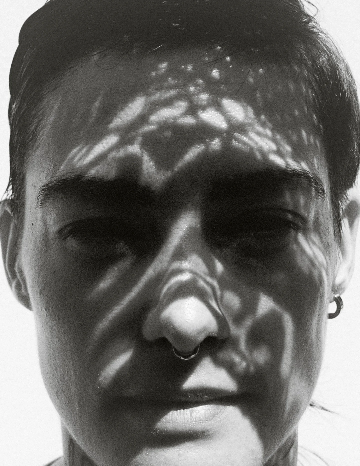 ADEN @mbmodelmanagement worked with the great @lauramariecieplik 💥
#creativephotography #modernphotography #editorial #shooting #model #queer #divers #shorthair #paris #thankyou #teamwork #modelagency #modelbooking #international #modernface #face